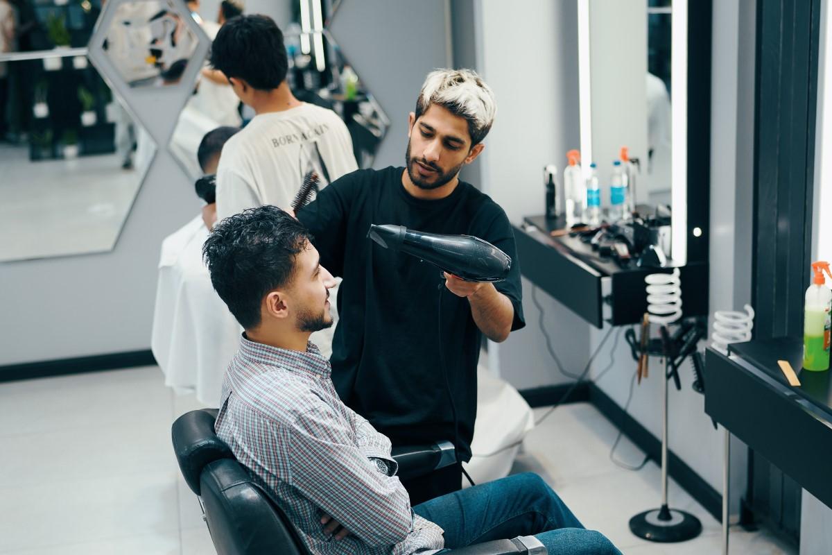 چرا بررسی نمونه کارها و رضایت مشتریان قبلی اهمیت دارد؟