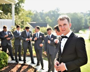 تفاوت گریم داماد در مراسم روز و شب