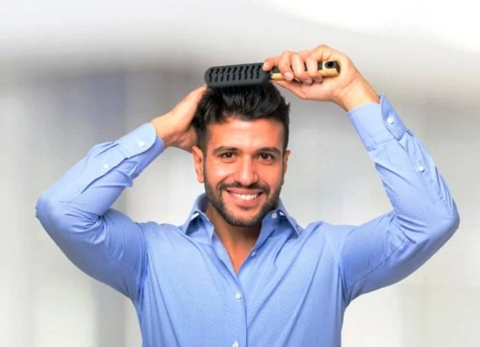 شانه کردن صحیح پس از استفاده از حالت دهنده